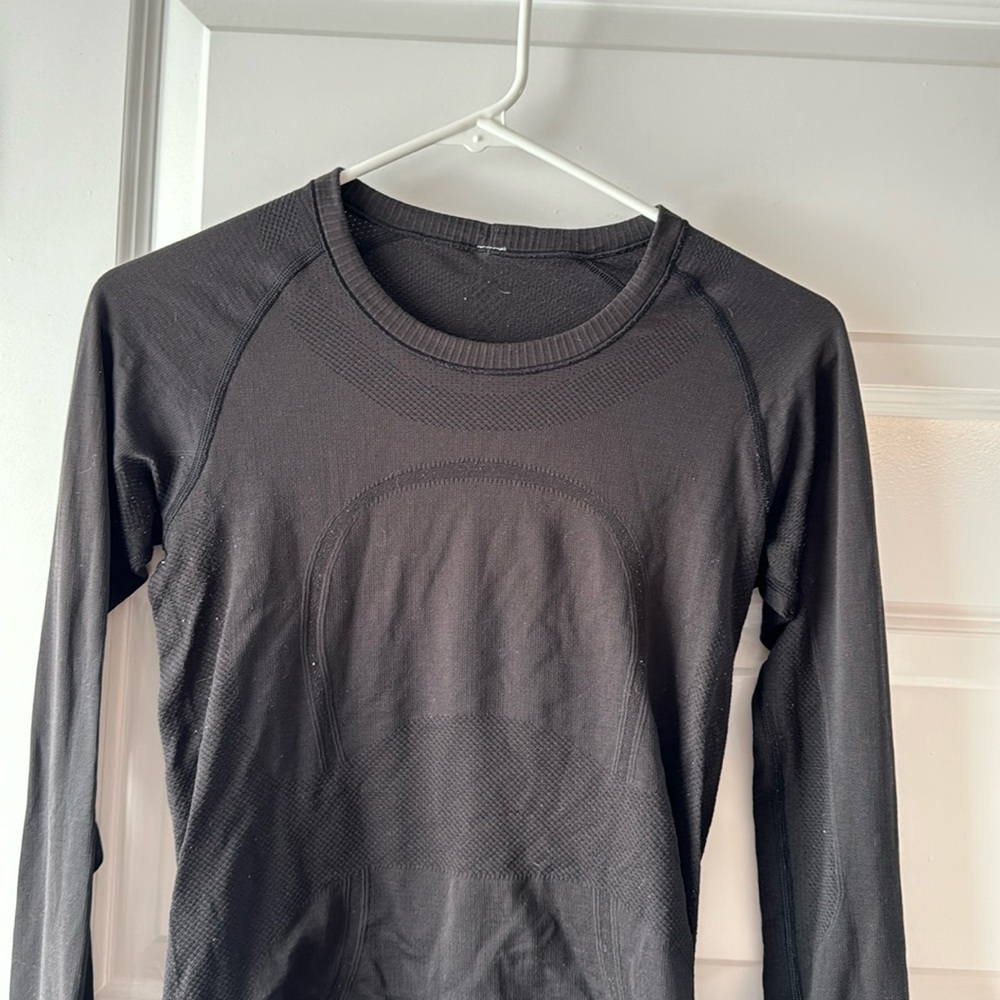 Black Lulu top